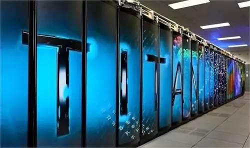 排名世界第3位的是美国的“泰坦”超级计算机